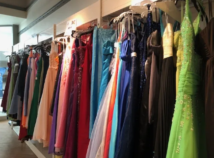 How to Pick Out the Perfect Prom Dress
